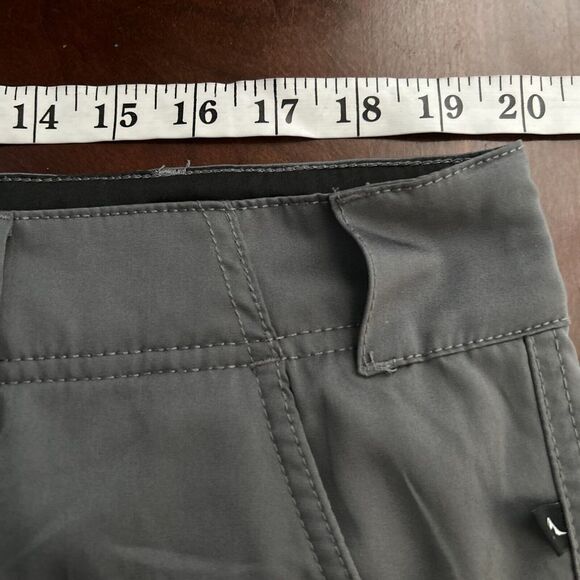 Denali Golf Shorts Men's Sz 38 Grey Lightweight Walking Outdoor Cargo - Picture 6 of 9